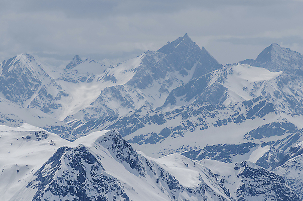 포토 JPG 해외이미지 나무 옷 유럽 산업 스포츠 여행 신발 모션 자연 휴가 산 부츠 건강 사람없음 야외 여름 운동 자전거 일몰 트래킹 하이킹 장비 운전 자유 헬멧 버드나무 시력 상승 천국 산악자전거 해외202004 해외포토 식물 계절 나라 컨셉 레저 노을 바이크 보호장비 생태계 파일형식 이미지허브
