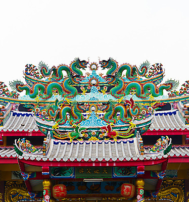 포토 JPG 해외이미지 동물 전통 디자인 아시아 종교 문화 조각 미술 동양인 사람없음 장식 조각상 머리 축제 중국 힘 용 사찰 재산 황금 큼 연도 심볼 공상 동쪽 스타일 해외202004 해외포토 나라 종교건축 문화예술 인종 신체부위 금융 조형물 크기 방향 파일형식 이미지허브