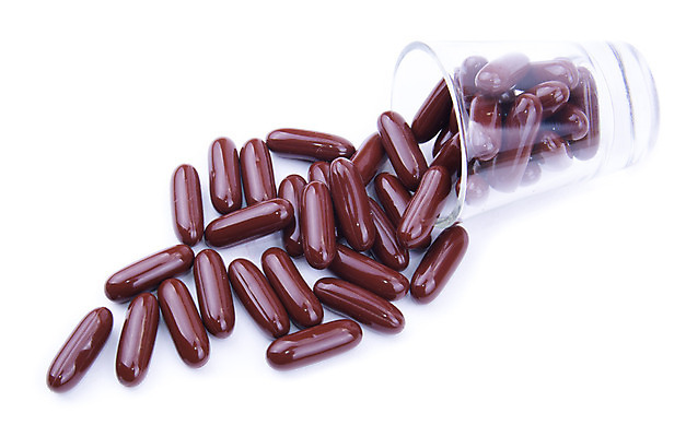 포토 JPG 해외이미지 사람없음 컵 알약 약 흰색 대접 그룹 가득함 보충 고립 해외202004 해외포토 식기 컬러 의학 파일형식 이미지허브