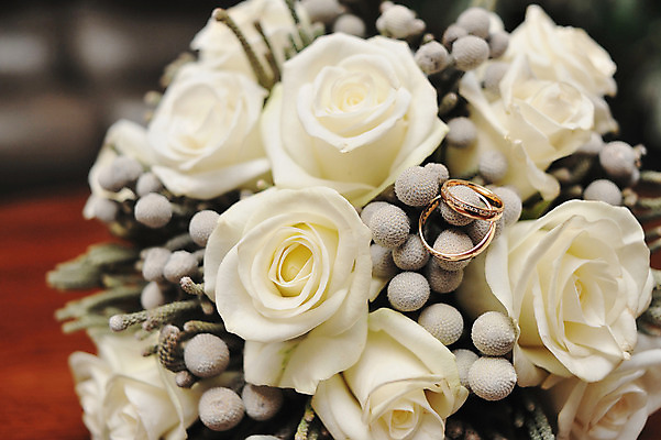 포토 JPG 해외이미지 커플 꽃잎 꽃 꽃다발 결혼 백그라운드 잎 꽃무늬 자연 결혼식 발렌타인데이 사랑 사람없음 초록색 빛 장미 금속 벚꽃 흰색 반지 원형 황금 고급 닫기 선택 자르기 배열 심볼 묘사 꽃봉오리 초대 약혼 내추럴 해외202004 해외포토 도형 식물 감정 컬러 컨셉 무늬 장신구 관계 모션 데이이벤트 재질 이벤트 생태계 약속 파일형식 이미지허브