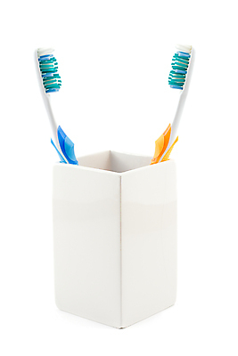 포토 JPG 해외이미지 라이프스타일 웰빙 백그라운드 2 유리 건강 사람 사람없음 일상 컵 파란색 약 노란색 침묵 장비 머그컵 욕실 흰색 신선 붓 입 치아 보호 씻기 칫솔 시원함 플라스틱 치과의사 보안 반죽 치약 돌봄 변기통 위생관리 잇몸 부족함 해외202004 해외포토 식기 컬러 컨셉 신체 의학 모션 재질 관리 안전 라이프 생활 신체부위 위생용품 소리 청결 의사 소화기관 파일형식 이미지허브