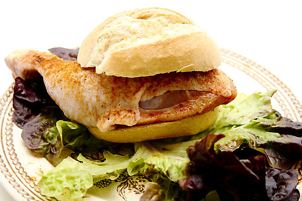 포토 JPG 해외이미지 접시 음식 잎 채소 뼈 파슬리 육류 사람없음 치킨 샐러드 먹기 허브 피부 흰배경 매움 날것 롤 해외202004 해외포토 식물 식기 백그라운드 식재료 모션 신체부위 흰색 맛 닭고기요리 파일형식 이미지허브