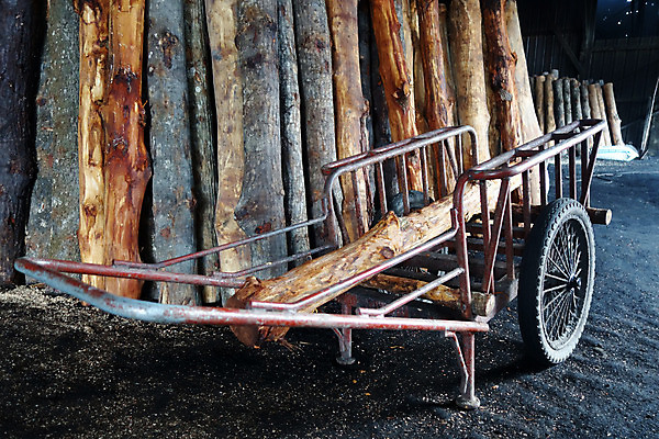 포토 JPG 해외이미지 전통 산업 공장 불 사람없음 목재 마을 환경 힘 뜨거움 오븐 수증기 난로 날것 먼지 연료 숯 말레이시아 석탄 수목 화상 해외202004 해외포토 자연요소 나무 아시아 재료 공업 가전제품 상처 난방기 파일형식 이미지허브