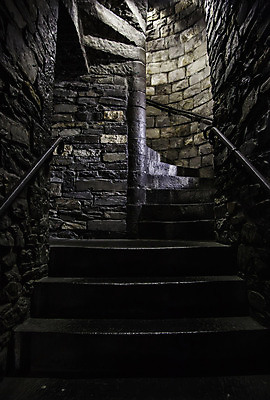 포토 JPG 해외이미지 모양 디자인 벽 분홍색 백그라운드 패턴 곡선 건축양식 벽돌 실내 나선형 그림자 경사 사람없음 내부 건물 빛 계단 탑 검은색 어둠 회색 골동품 소용돌이 흰색 원형 복도 중세 위험 무서움 좁은 단계 굴곡 옛날 철책 크렘린궁전 해외202004 해외포토 도형 건축물 건축 감정 선 컬러 컨셉 무늬 궁전 회오리 역사 크렘린 파일형식 이미지허브