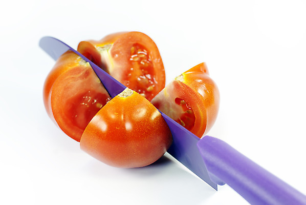 포토 JPG 해외이미지 음식 토마토 과일 사람없음 빨간색 보라색 칼 자르기 나눔 해외202004 해외포토 컬러 채소 모션 파일형식 이미지허브