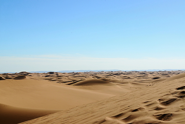 포토 JPG 해외이미지 모래 파도 여행 백그라운드 패턴 오렌지 아프리카 자연 하늘 건조 따뜻함 텐트 풍경 사람없음 야외 빨간색 여름 파란색 모래사장 태양 갈색 노란색 맑음 일몰 사막 뜨거움 거친 고독 갈증 모래언덕 묘사 지역 가뭄 리빙 모로코 사하라 내추럴 아랍어 해외202004 해외포토 자연요소 계절 감정 나라 바다 컬러 무늬 과일 날씨 캠핑도구 노을 언덕 생태계 파일형식 이미지허브