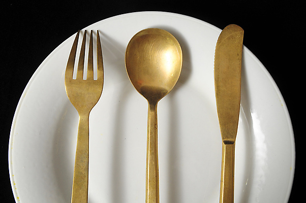 포토 JPG 해외이미지 식기 접시 포크 서브 사람없음 세트 금속 주방 식당 숟가락 식사 저녁식사 장비 수확 골동품 흰색 기구 공구 칼 은색 수집 먹기 오브젝트 부식 복고 점심식사 고립 그런지 옛날 해외202004 해외포토 컬러 농업 모션 재질 수저 상점 도구 파일형식 이미지허브