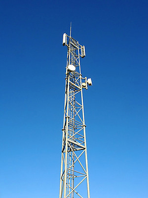 포토 JPG 해외이미지 산업 선 인터넷 비즈니스 통신 하늘 모바일 무선통신 세포 안테나 사람없음 파란색 스마트폰 탑 금속 텔레비전 힘 에너지 네트워크 역 연결 접속 철 속도 라디오 방송 전염 철사 봉 철탑 전송 철강 현재 셀룰러 해외202004 해외포토 건축물 컬러 컨셉 교통시설 재질 전자제품 핸드폰 스마트기기 질병 감염 파일형식 이미지허브