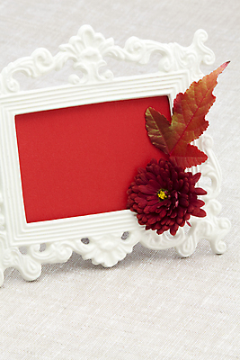 포토 JPG 해외이미지 템플릿 디자인 꽃 종이 단풍 프레임 국화 사람없음 장식 추위 수확 골동품 가을 향수 오브젝트 복고 그런지 옛날 정물화 스타일 해외202004 해외포토 식물 계절 잎 농업 화장품 그림 파일형식 이미지허브