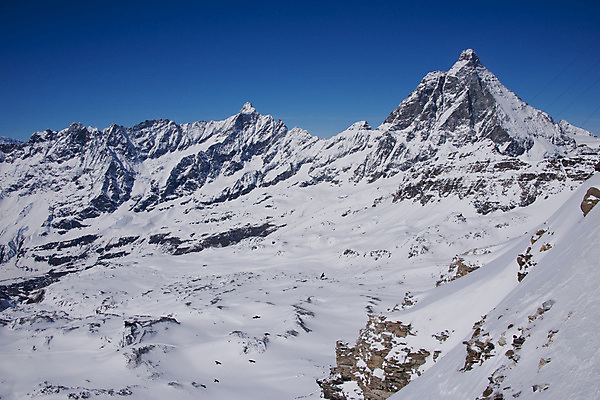포토 JPG 해외이미지 유럽 겨울 자연 하늘 휴가 스키 산 파노라마 풍경 경사 사람없음 파란색 이탈리아 흰색 스위스 빙하 알프스 선로 절정 해외202004 해외포토 계절 나라 컬러 겨울스포츠 촬영기법 생태계 파일형식 이미지허브