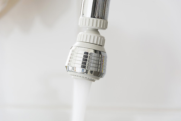 포토 JPG 해외이미지 라이프스타일 디자인 음료 가정 자연 주택 건강 사람없음 내부 물 빛 달리기 반사 금속 주방 장비 젖음 흐름 추위 욕실 흰색 신선 뜨거움 액체 개울 붓기 떨어짐 빨래 은색 순수 묘사 싱크대 수도꼭지 샤워실 위생관리 철강 해외202004 해외포토 자연요소 컬러 컨셉 가사 모션 재질 관리 건물 생활 강 개수대 생태계 샤워시설 파일형식 이미지허브