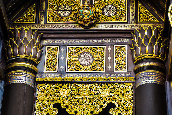 포토 JPG 해외이미지 동물 디자인 아시아 종교 문화 얼굴 조각 백그라운드 패턴 불교 건축양식 창문 태국 천사 코끼리 미술 동양인 사람없음 목재 장식 컬러풀 조각상 문 힘 사찰 황금 심볼 공상 동쪽 스타일 해외202004 해외포토 나무 건축 나라 컬러 무늬 재료 포유류 종교건축 문화예술 인종 신체부위 조형물 방향 파일형식 이미지허브