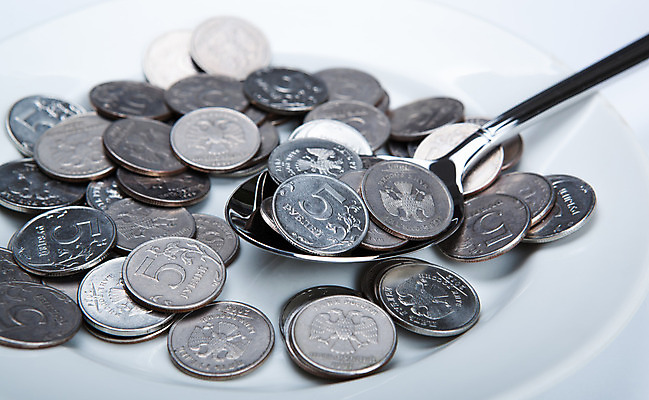 포토 JPG 해외이미지 접시 이동 돈 통계 사람없음 경제 쌓기 금속 숟가락 동전 저축 저금통 절약 계산 재산 닫기 떨어짐 주머니 가격 상승 축적 러시아인 루블 세금 수입 연금 예산 카운트 경제학 비용 해외202004 해외포토 서양인 식기 교육 컨셉 모션 재질 수저 금융 파일형식 이미지허브