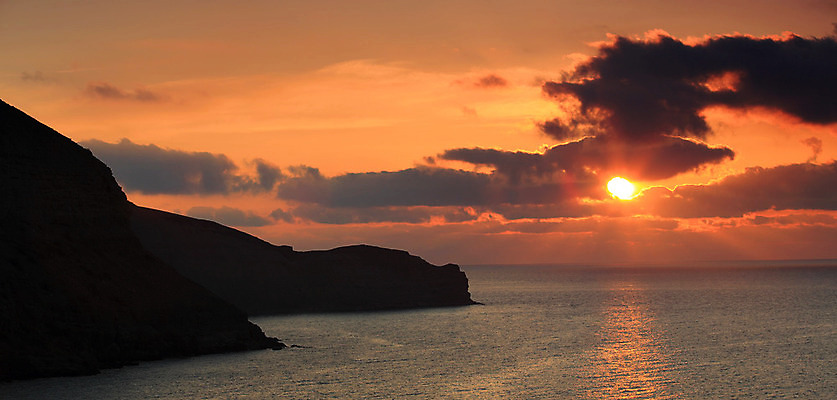 포토 JPG 해외이미지 구름 외관 파도 바다 이동 자연 미래 산 파노라마 풍경 사람없음 야외 물 여름 빛 환경 희망 일몰 안개 수면 큼 신비 드넓은 우크라이나 해외202004 해외포토 자연요소 계절 감정 유럽 컨셉 날씨 촬영기법 노을 크기 생태계 파일형식 이미지허브