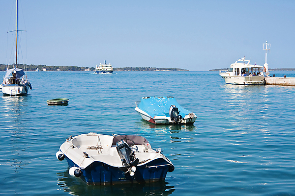포토 JPG 해외이미지 파도 바다 여행 자연 휴가 사람없음 물 여름 스파 그물 액체 보트 크로아티아 남쪽 화창 해외202004 해외포토 자연요소 계절 유럽 배_교통 날씨 방향 생태계 파일형식 이미지허브