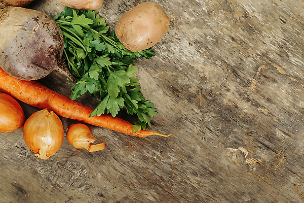 포토 JPG 해외이미지 웰빙 채소 양파 감자 실내 파슬리 사람없음 하이앵글 당근 신선 유기농 비트 카피스페이스 나무배경 해외202004 해외포토 뷰포인트 백그라운드 뿌리채소 내부 공백 파일형식 이미지허브
