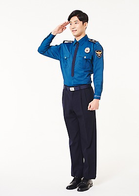 포토 JPG 스튜디오촬영 전신 남자 실내 한명 서기 웃음 20대 성인 옆모습 한국인 경찰 경찰복 경례 성인남자한명만 국내포토 직업 1 뷰포인트 유니폼 모션 표정 사람 동양인 청년 내부 인사 남자한명만 성인남자만 파일형식 옷 인종 예절 남자만 성인만