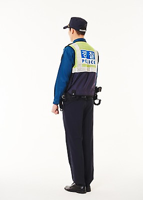 포토 JPG 스튜디오촬영 전신 남자 실내 한명 서기 20대 성인 옆모습 한국인 경찰 경찰복 성인남자한명만 순찰조끼 국내포토 직업 1 뷰포인트 유니폼 모션 사람 동양인 청년 내부 남자한명만 성인남자만 파일형식
