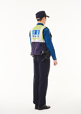 포토 JPG 스튜디오촬영 전신 남자 실내 한명 서기 20대 성인 옆모습 한국인 경찰 경찰복 성인남자한명만 순찰조끼 국내포토 직업 1 뷰포인트 유니폼 모션 사람 동양인 청년 내부 남자한명만 성인남자만 파일형식