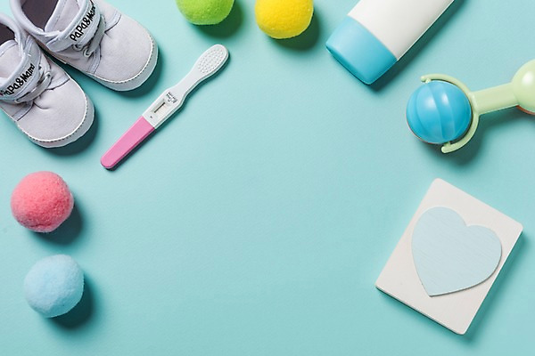 포토 JPG 스튜디오촬영 프레임 실내 사람없음 장난감 아기용품 아기신발 로션 임신테스트기 국내포토 신발 내부 화장품 임신 의료용품 오브젝트 파일형식