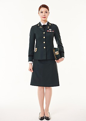 포토 JPG 스튜디오촬영 전신 여자 한명 서기 20대 성인 앞모습 군인 한국인 군복 여군 성인여자한명만 국내포토 직업 1 뷰포인트 유니폼 모션 실내 사람 동양인 청년 국군 여자한명만 성인여자만 파일형식