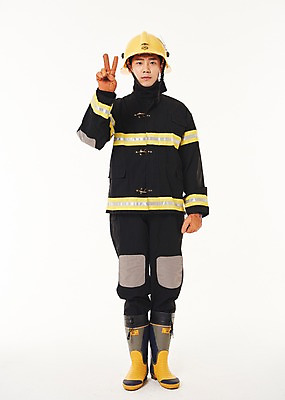 포토 JPG 스튜디오촬영 전신 남자 2 실내 한명 서기 손짓 20대 성인 앞모습 한국인 소방관 119 성인남자한명만 방호복 국내포토 1 옷 뷰포인트 모션 사람 동양인 청년 내부 구조원 소방 전화번호 남자한명만 성인남자만 파일형식 직업 인종 남자만 성인만