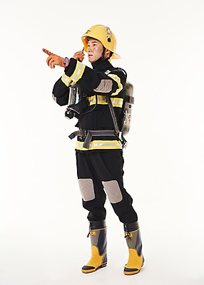 포토 JPG 스튜디오촬영 전신 응시 남자 실내 한명 서기 20대 성인 옆모습 한국인 가리킴 소방관 119 무전 성인남자한명만 방호복 국내포토 1 시선 옷 뷰포인트 통신 모션 사람 동양인 손짓 청년 내부 구조원 소방 전화번호 남자한명만 성인남자만 파일형식