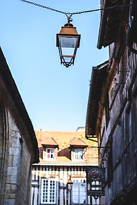 포토 JPG 주간 유럽 가로등 유럽풍경 풍경 사람없음 야외 아웃포커스 해안도시 옹플뢰르 국내포토 자연요소 공공시설 나라 촬영기법 프랑스 도시 파일형식