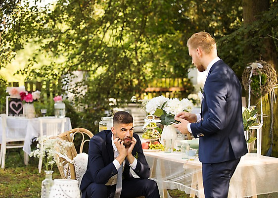 포토 JPG 주간 외국인 나무 백인 응시 남자 꽃 결혼 탁자 결혼식 서기 앉기 상반신 20대 성인 야외 두명 앞모습 옆모습 아웃포커스 꽃병 체코 동성애자 성인남자만 국내포토 자연요소 서양인 식물 시선 유럽 뷰포인트 가구 모션 촬영기법 사람 인종 이벤트 청년 남자만 성인만 파일형식 성소수자