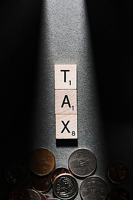 포토 JPG 스튜디오촬영 영어 실내 사람없음 금융 단어 빛 하이앵글 동전 스포트라이트 세금 연말정산 플랫레이 국내포토 문자 뷰포인트 돈 내부 경제 플랫 파일형식