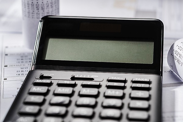 포토 JPG 스튜디오촬영 실내 사람없음 아웃포커스 금융 계산기 영수증 회계 세금 연말정산 국내포토 문구용품 촬영기법 내부 경제 장비 파일형식