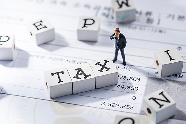 포토 JPG 스튜디오촬영 영어 사람모양 실내 근접촬영 사람없음 아웃포커스 금융 단어 모형 미니어처 비즈니스맨 문서 세금 연말정산 국내포토 모양 문자 남자 뷰포인트 비즈니스 촬영기법 내부 경제 직장인 파일형식