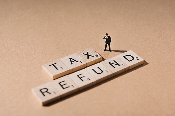 포토 JPG 스튜디오촬영 영어 사람모양 실내 사람없음 금융 단어 모형 미니어처 비즈니스맨 세금 연말정산 환급 국내포토 모양 문자 남자 비즈니스 내부 경제 직장인 파일형식