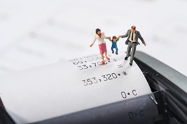 포토 JPG 스튜디오촬영 가족 사람모양 실내 근접촬영 사람없음 아웃포커스 금융 모형 미니어처 영수증 세금 연말정산 국내포토 모양 뷰포인트 관계 촬영기법 내부 경제 파일형식