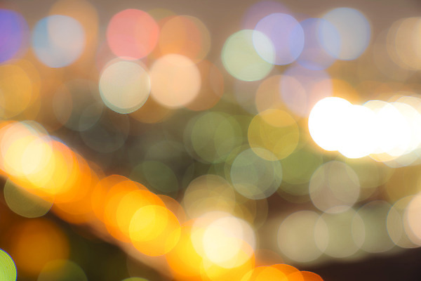 포토 JPG 해외이미지 템플릿 디자인 백그라운드 겨울 추상 사람없음 장식 파란색 빛 반짝임 갈색 노란색 파티 검은색 흰색 야간 소프트포커스 보케 부드러움 광 블러 스타일 효과 해외202004 해외포토 자연요소 계절 컬러 무늬 모션 촬영기법 이벤트 감각 파일형식 이미지허브