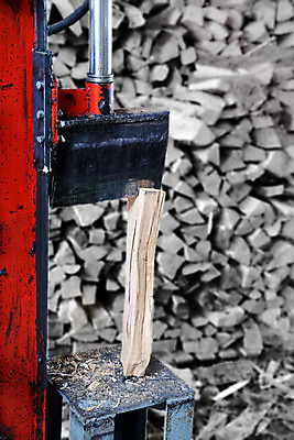 포토 JPG 해외이미지 나무 백인 손 남자 산업 기술 사람 사람없음 야외 목재 여름 힘 숲 장작 자르기 서비스 도끼 트랙터 분열 벌목 해외202004 해외포토 서양인 식물 계절 재료 모션 신체부위 농기계 특수차량 파일형식 이미지허브