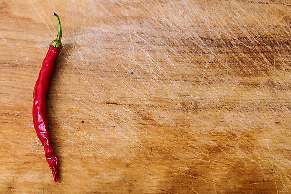 포토 JPG 해외이미지 음식 채소 재료 고추 건조 사람없음 빨간색 농작물 쌓기 뜨거움 향신료 흰배경 날것 후추 해외202004 해외포토 컬러 백그라운드 농업 모션 흰색 향미료 파일형식 이미지허브