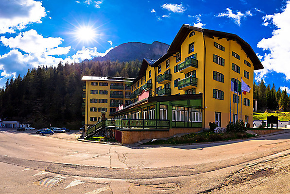 포토 JPG 해외이미지 공원 유럽 호수 여행 백그라운드 자연 휴가 산 주택 파노라마 풍경 사람없음 목재 초록색 물 여름 파란색 침묵 이탈리아 산책 오두막 알프스 남쪽 절정 터키석 해외202004 해외포토 자연요소 나무 계절 공공시설 나라 컬러 재료 휴식 촬영기법 건물 소리 보석 방향 생태계 파일형식 이미지허브