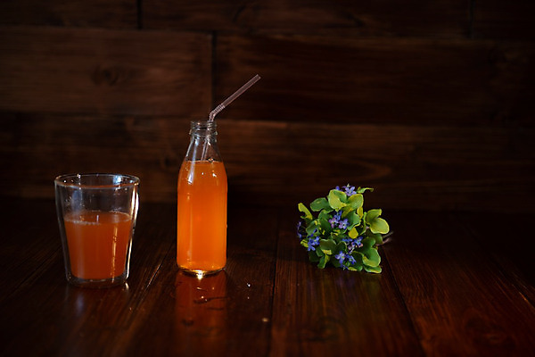 포토 JPG 해외이미지 음료 음식 조각 백그라운드 다이어트 오렌지 과일 부분 자연 유리 탁자 사슴 귤 뿔 건강 사람없음 목재 노란색 우주 주스 활발 추위 수확 흰색 신선 칵테일 액체 달콤 맛 아침식사 자르기 상쾌 유기농 슬라이스 코르크 내추럴 숙성 스무디 짜기 해외202004 해외포토 나무 웰빙 감정 컬러 가구 컨셉 농업 재료 포유류 모션 재질 주류 식사 생태계 파일형식 이미지허브