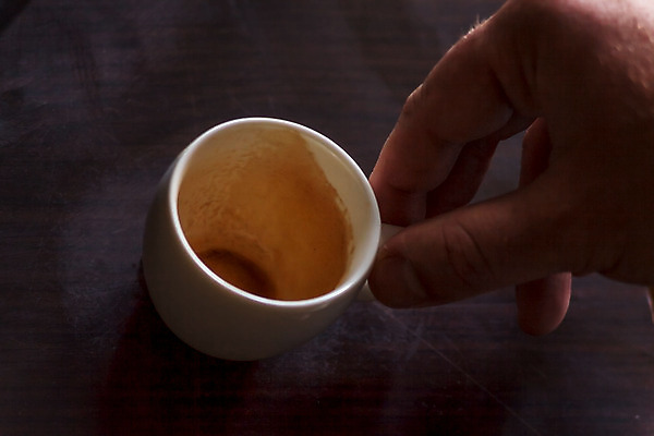 포토 JPG 해외이미지 라이프스타일 손 커피 음료 음식 백그라운드 컨셉 탁자 아침 미술 사람 사람없음 목재 컵 갈색 우주 정원 검은색 어둠 카페 머그컵 수확 흰색 신선 뜨거움 달콤 아침식사 설탕 크림 책상 질감 아로마 카푸치노 에스프레소 고립 단절 라떼 옛날 카페인 스타일 해외202004 해외포토 주간 나무 식기 컬러 가구 농업 재료 문화예술 생활 신체부위 상점 식사 맛 파일형식 이미지허브