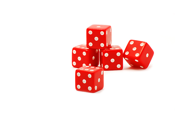 포토 JPG 해외이미지 백그라운드 컨셉 놀이 성공 사람없음 빨간색 게임 흰색 우승 행운 재산 도박 위험 심볼 큐브 오브젝트 카지노 주사위 기회 롤 5 포커 중독 고립 라스베가스 승자 해외202004 해외포토 컬러 금융 숫자 최고 트럼프 파일형식 이미지허브