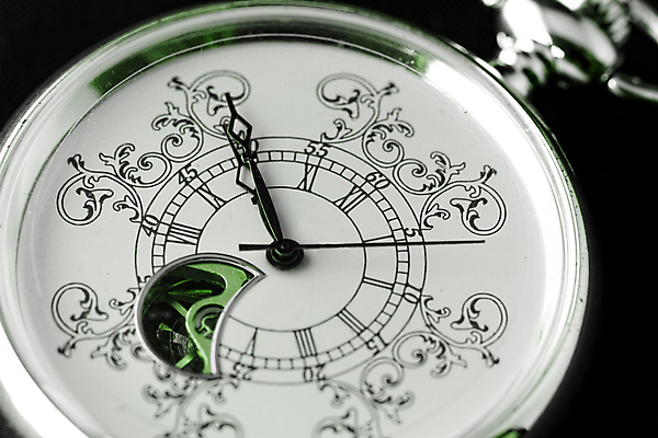 포토 JPG 해외이미지 전통 얼굴 시계 백그라운드 바람 실내 관리 사람없음 초록색 숫자 검은색 기계 견과류 골동품 흰색 시간 바퀴 원형 우아함 은색 손목시계 톱니바퀴 복고 약속 다이얼 통과 노출 로마인 마감 분 스트랩 압력 옛날 카운트다운 세련 해외202004 해외포토 자연요소 도형 문자 컬러 컨셉 장신구 날씨 인종 내부 신체부위 파일형식 이미지허브