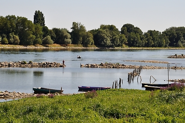 포토 JPG 해외이미지 전통 사람없음 야외 물 강 평화 분노 시골 보트 해외202004 해외포토 자연요소 감정 컨셉 배_교통 파일형식 이미지허브