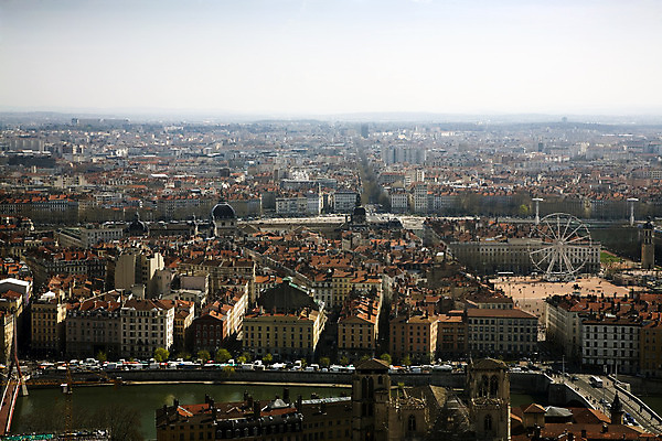 포토 JPG 해외이미지 유럽 건축양식 풍경 사람없음 건물 도시풍경 프랑스 도시 바퀴 승차 프랑스어 리옹 해외202004 해외포토 문자 건축물 건축 나라 모션 파일형식 이미지허브