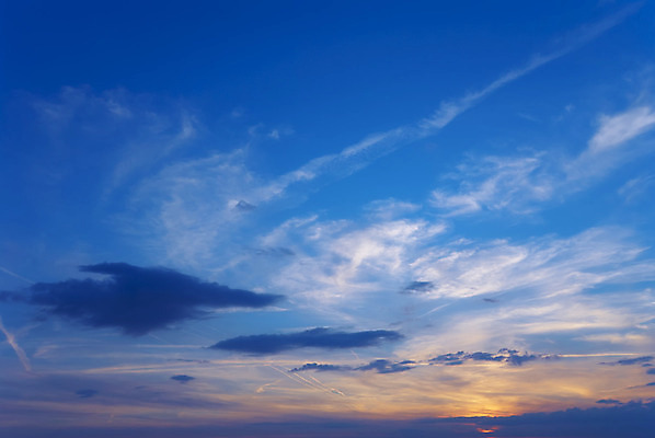 포토 JPG 해외이미지 구름 오렌지 자연 하늘 아침 날씨 사람없음 가로 빛 햇빛 태양 노란색 우주 침묵 일몰 새벽 활발 야간 넘어짐 멀티 웅장함 수평선 해외202004 해외포토 주간 자연요소 컬러 컨셉 과일 모션 노을 소리 생태계 파일형식 이미지허브