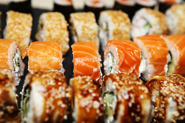 포토 JPG 해외이미지 전통 아시아 음식 조각 채소 밥 오이 치즈 새우 어류 요리 씨앗 사람없음 식당 일본 식사 초밥 회 게 신선 해조류 고추냉이 먹기 장어 해산물 크림 아스파라거스 날것 롤 캘리포니아 깨 연어 가리비 동쪽 아보카도 점심식사 크림치즈 해외202004 해외포토 식물 나라 과일 식재료 모션 조개 유제품 갑각류 상점 미국 수중동물 양념 조미료 해양식물 방향 일본음식 파일형식 이미지허브