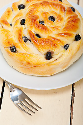 포토 JPG 해외이미지 빵 포크 디저트 사람없음 달콤 블루베리 나무배경 해외202004 해외포토 식기 음식 백그라운드 과일 맛 파일형식 이미지허브