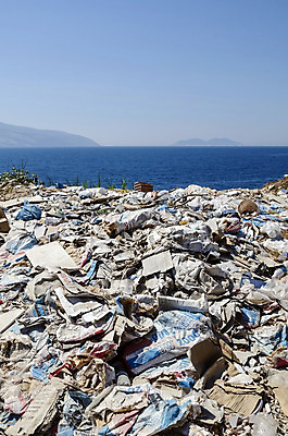 포토 JPG 해외이미지 바다 컨셉 가방 자연 풍경 사람없음 물 파란색 쌓기 환경 재활용 손상 환경오염 지저분함 쓰레기 폐기물 위험 플라스틱 거절 청소 버리기 충격 문제 한조각 낭비 내추럴 부주의 생태학 썩음 재앙 해외202004 해외포토 자연요소 1 잡화 교육 컬러 모션 재질 감각 친환경 생태계 파일형식 이미지허브