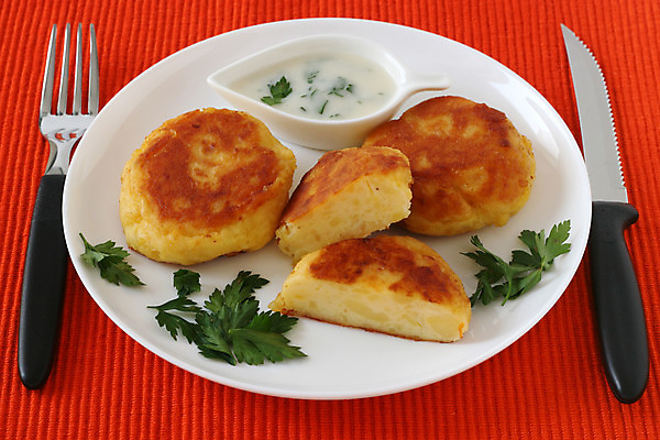 포토 JPG 해외이미지 음식 포크 채소 감자 파슬리 건강 사람없음 식사 저녁식사 튀김 칼 순수 준비 점심식사 채식주의자 해외202004 해외포토 식기 컨셉 채식 파일형식 이미지허브