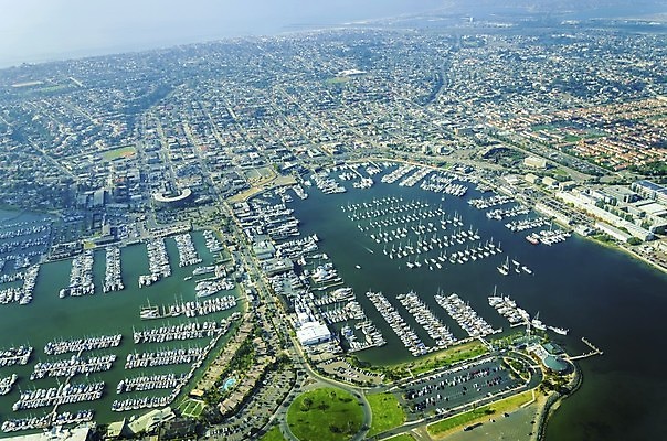 포토 JPG 해외이미지 스포츠 바다 섬 여행 요트 교통시설 낚시 휴가 항해 안테나 사람없음 목재 물 마을 항구 미국 산책로 도시 만 보트 황무지 고급 도심 모래언덕 언덕 클럽 함선 해군 캘리포니아 태평양 포트 대도시 스카이라인 이웃 서쪽 조감도 해외202004 해외포토 자연요소 나무 길 교통 컨셉 북아메리카 배_교통 재료 통신 레저 군대 방향 시설 파일형식 이미지허브